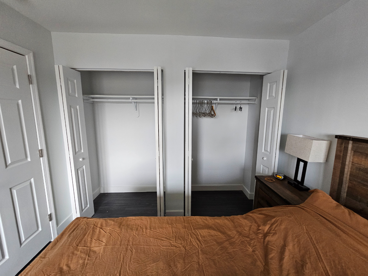 DC Luxury Living - Private Top-Floor Suite with Modern Comforts in a Prime Location - Photo 6