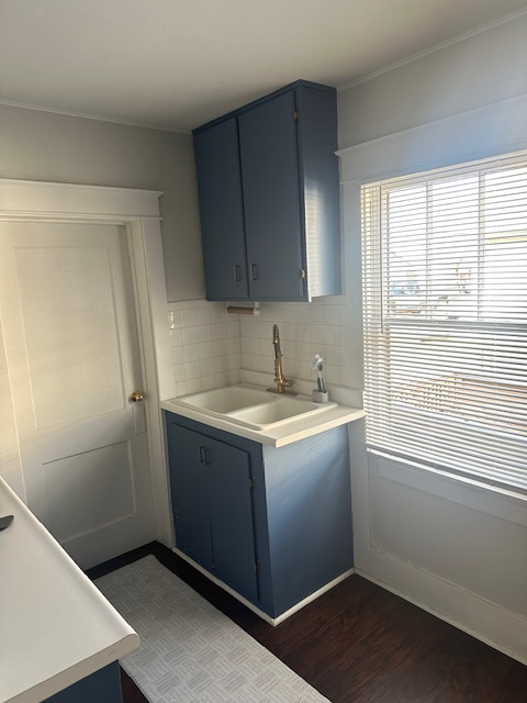 Blue Bungalow - Photo 2