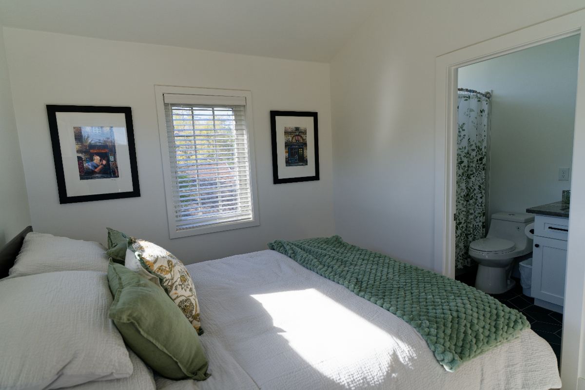 Convenient 1 Bedroom Apartment near Mercy, Sutter and UC Med Center plus Other Amenities - Photo 5