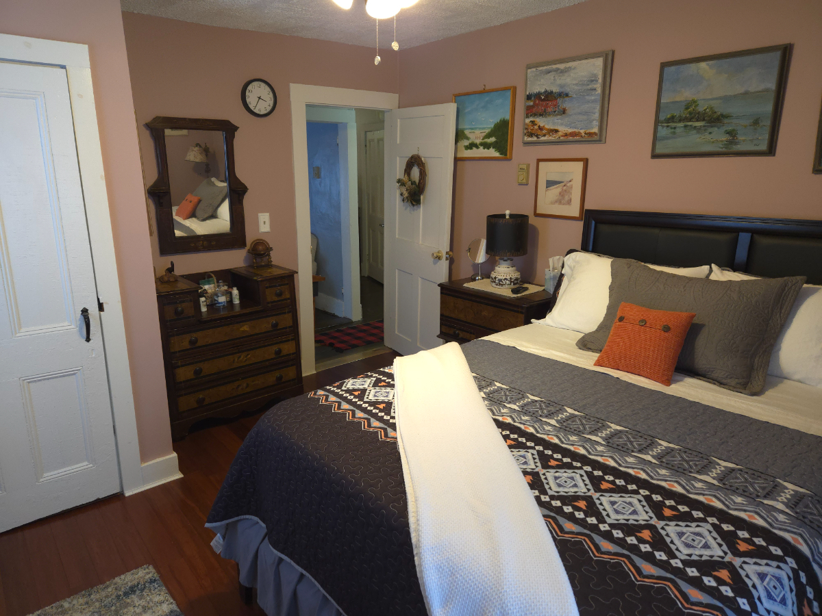 Home Away From Home - Photo 4