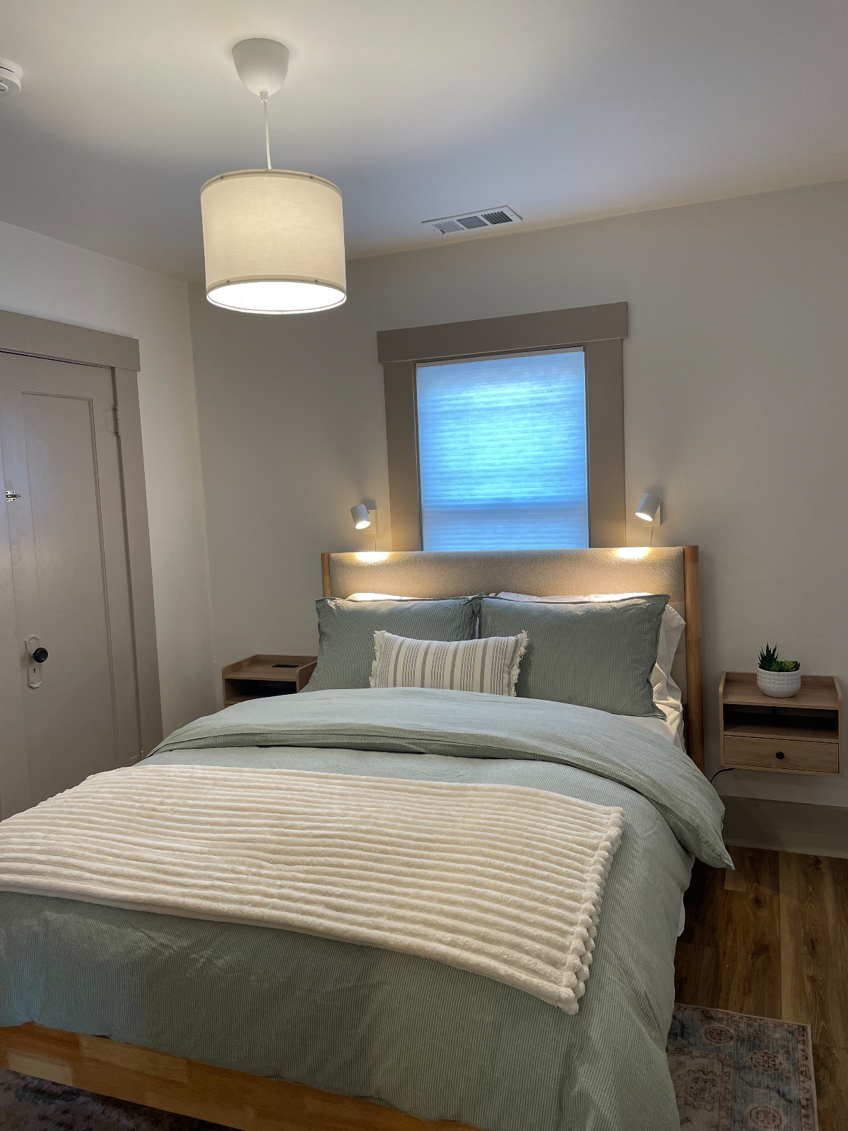 2 bed/1 ba Cozy Cottage Away From Home - Photo 4