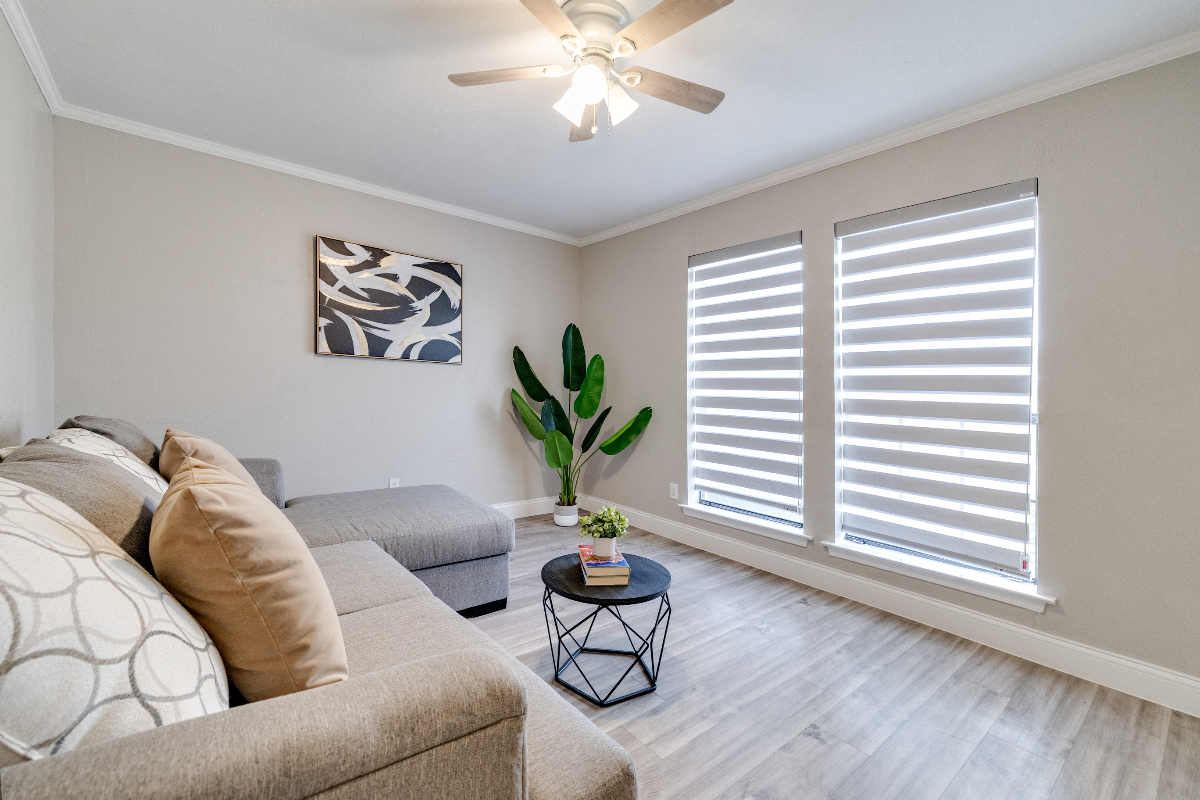 NEW Gorgeous Entertainment Home - Photo 3