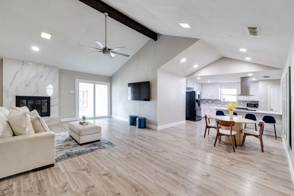 NEW Gorgeous Entertainment Home - Photo 10