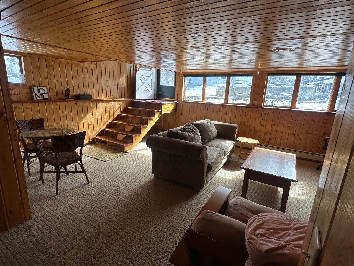 Furnished duplex with large yard - Photo 7