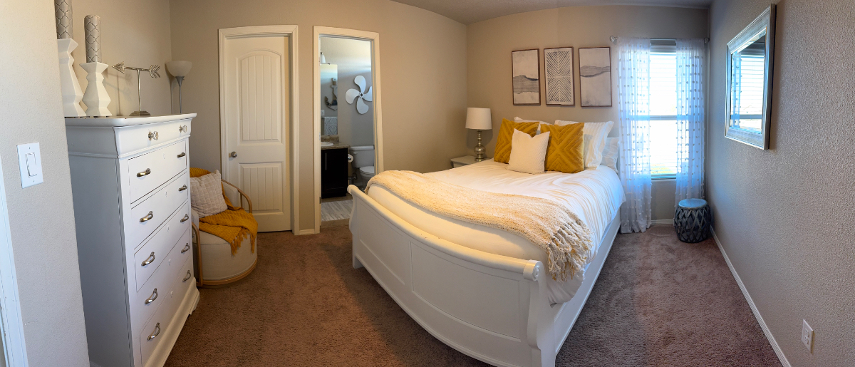 Bedroom - with en Suite 