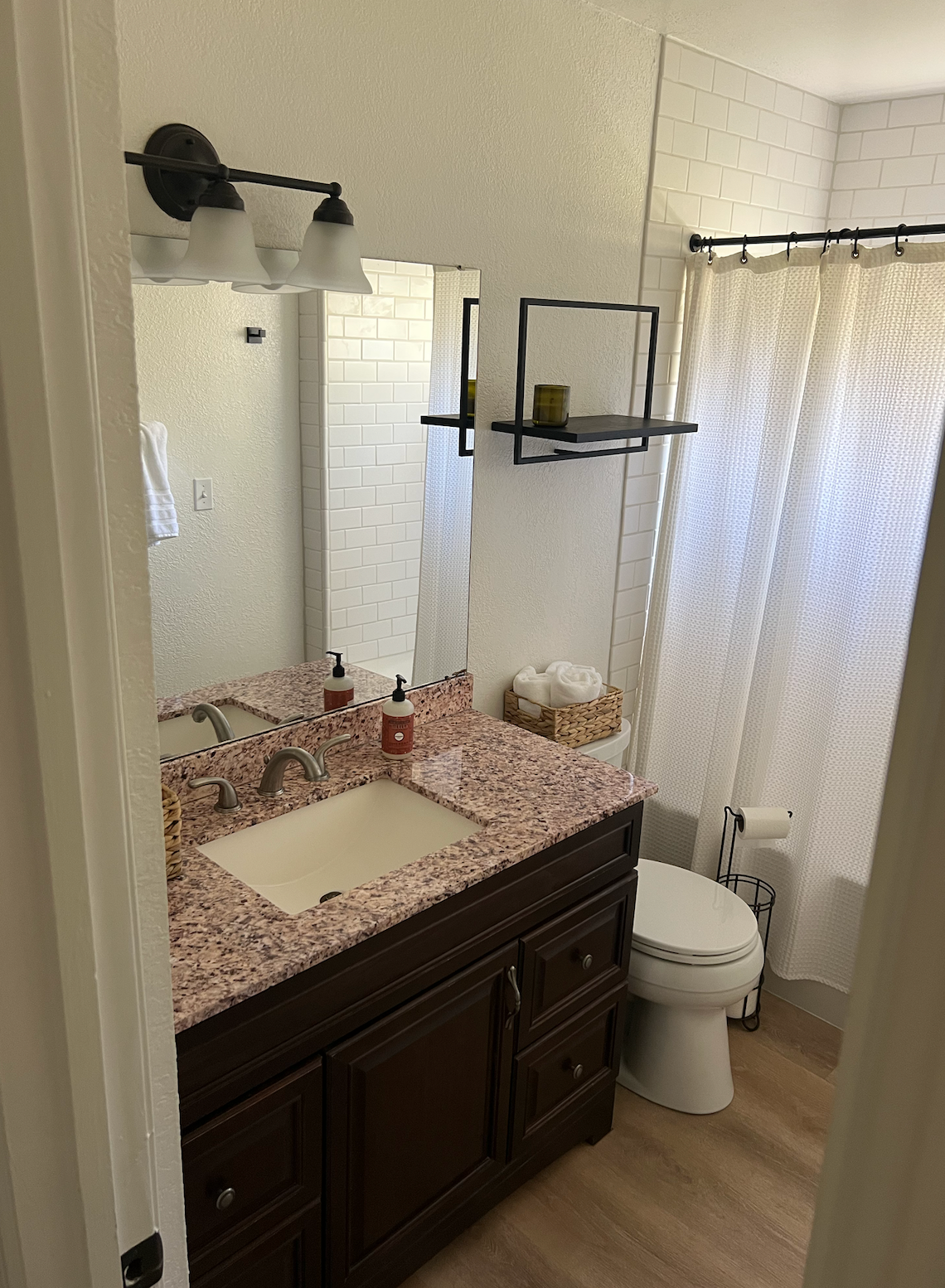 Cozy Downtown Santa Barbara Home - Photo 6