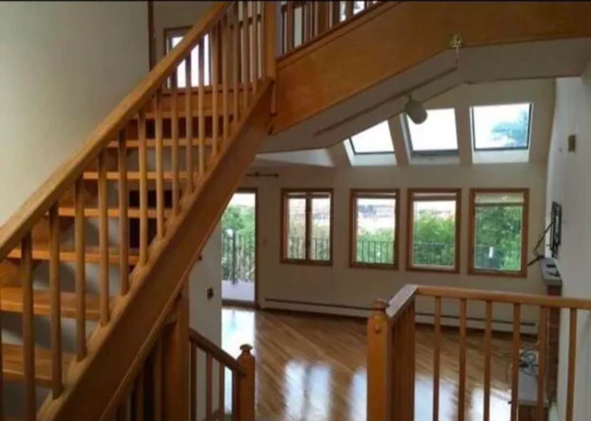 Full Contemporary Private House on Staten Island with Absolutely Stunning NYC Harbor Views - Photo 1
