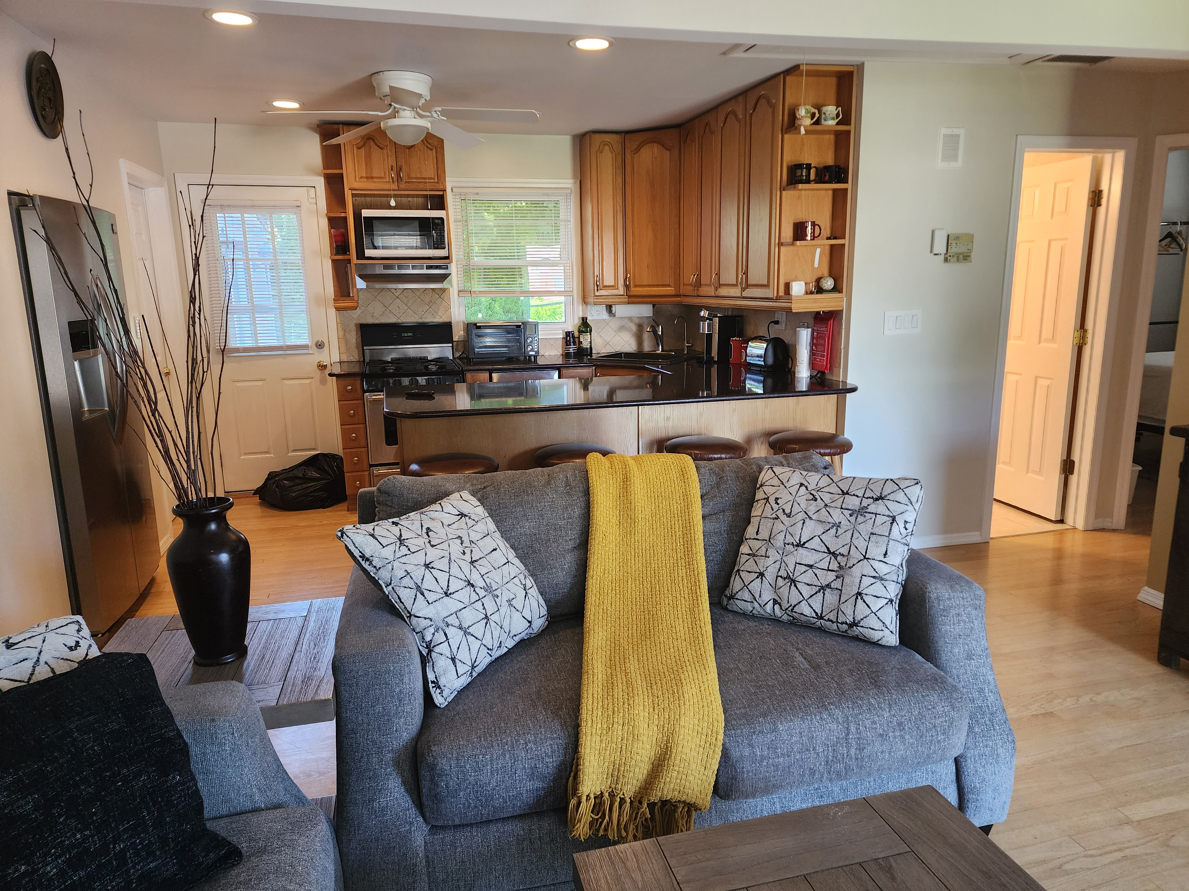 Bay Shore 1 Bdrm Loft Apt - Photo 4