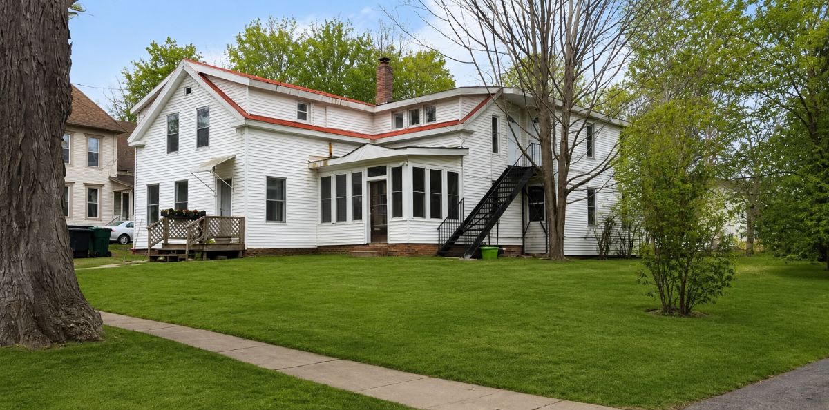Availalbe 12/20/2026- Fully Furnished Studio 350 yards from the  hospital & downtown Potsdam NY - Photo 9