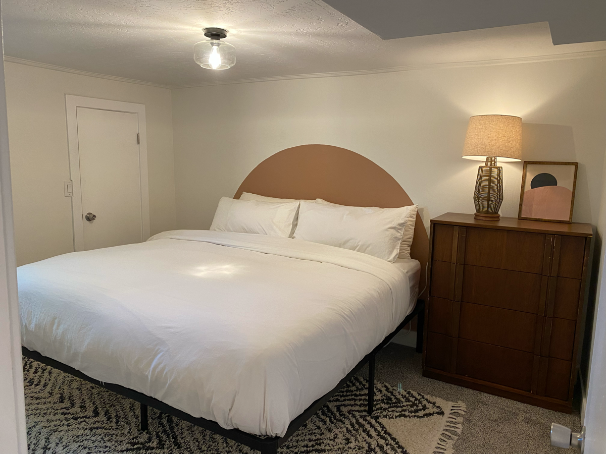 FEMALE ONLY Cozy 1 Bedroom 1 Bath Basement Apartment 3 miles from University of Utah Hospital - Photo 4