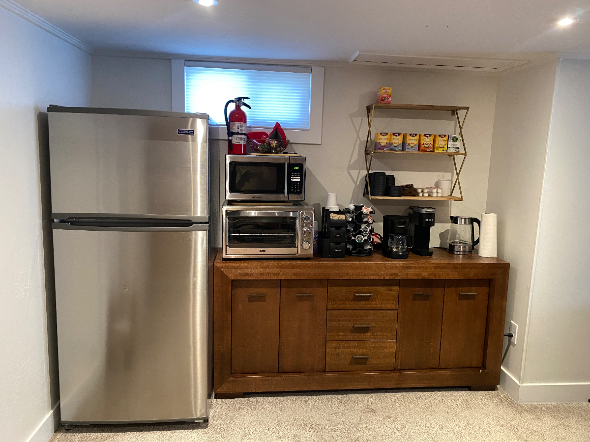 FEMALE ONLY Cozy 1 Bedroom 1 Bath Basement Apartment 3 miles from University of Utah Hospital - Photo 6