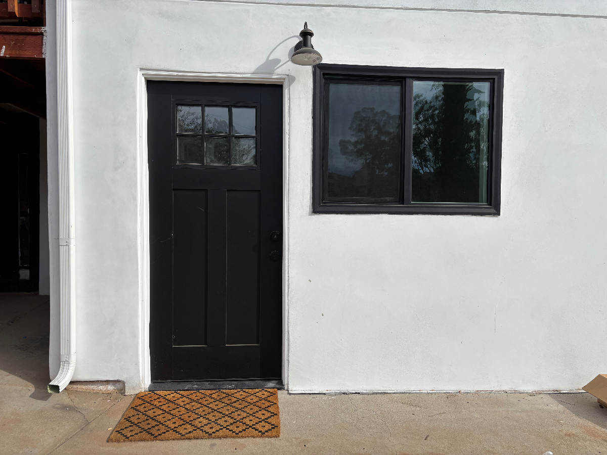 Brand new studio with parking and backyard- South Park - Photo 3