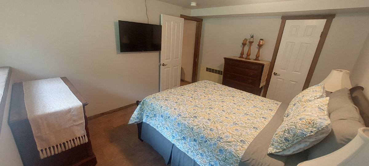 3+BR / 3BA house with wood fireplace - Photo 2