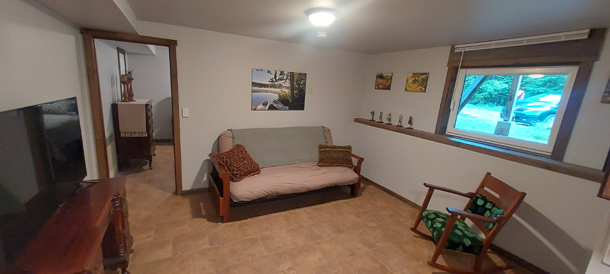 3+BR / 3BA house with wood fireplace - Photo 3
