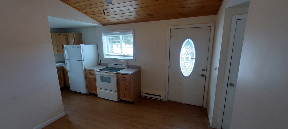 3+BR / 3BA house with wood fireplace - Photo 3