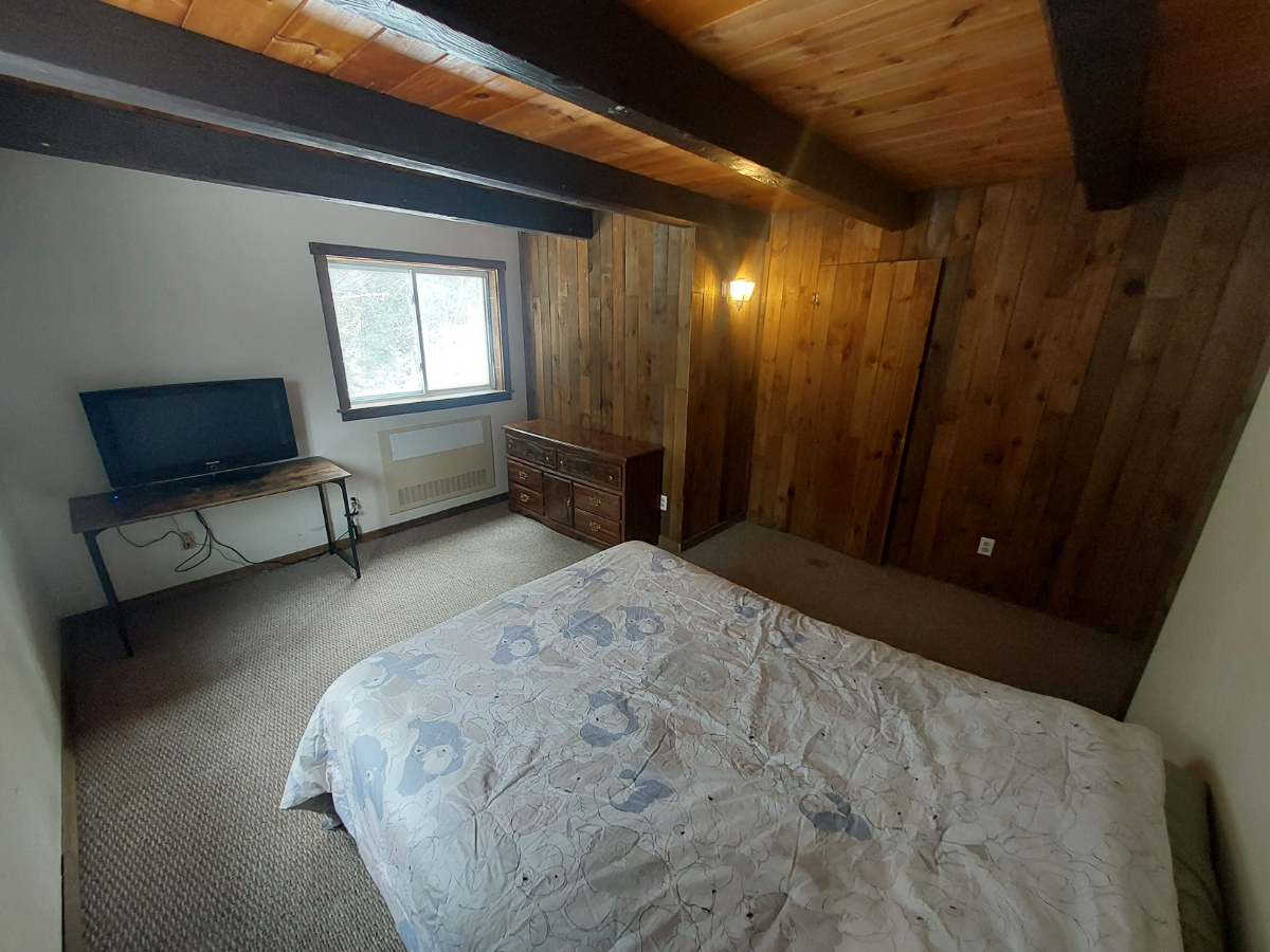 Queen room with full bath