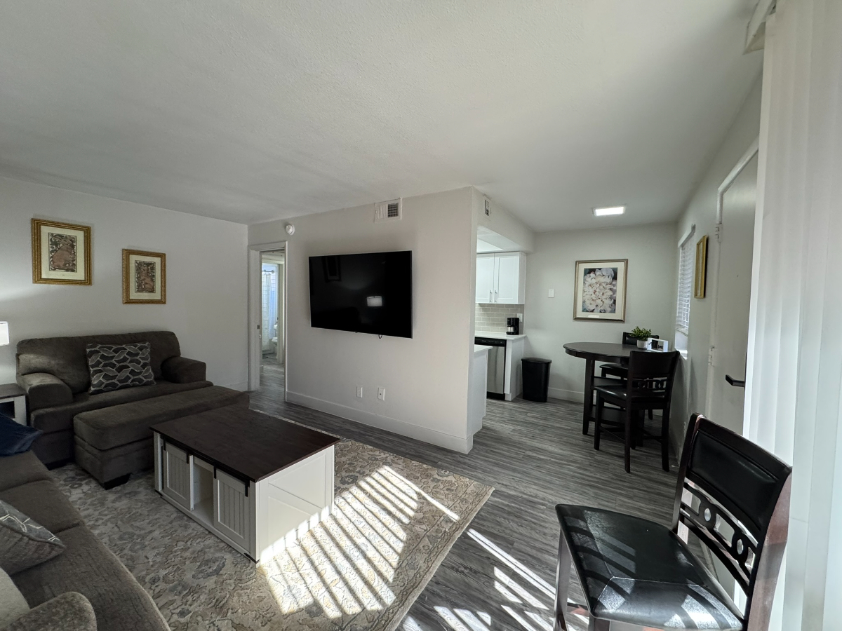 Unit 12 - King Suite