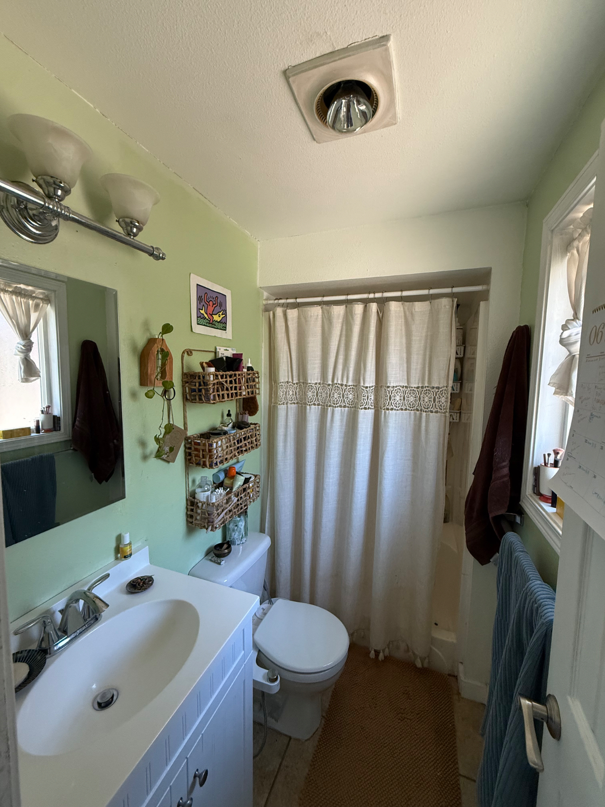 Cozy Furnished Primary Room w/ Private Bath in Quiet Bend Neighborhood Perfect for Traveling Professionals - Photo 5