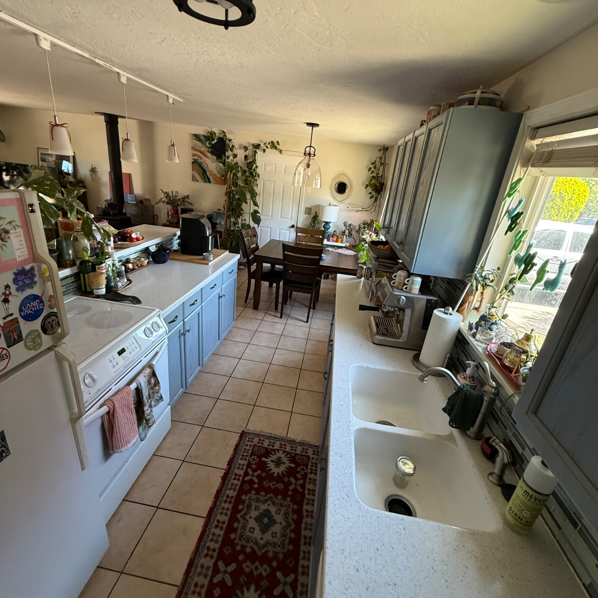 Cozy Furnished Primary Room w/ Private Bath in Quiet Bend Neighborhood Perfect for Traveling Professionals - Photo 6