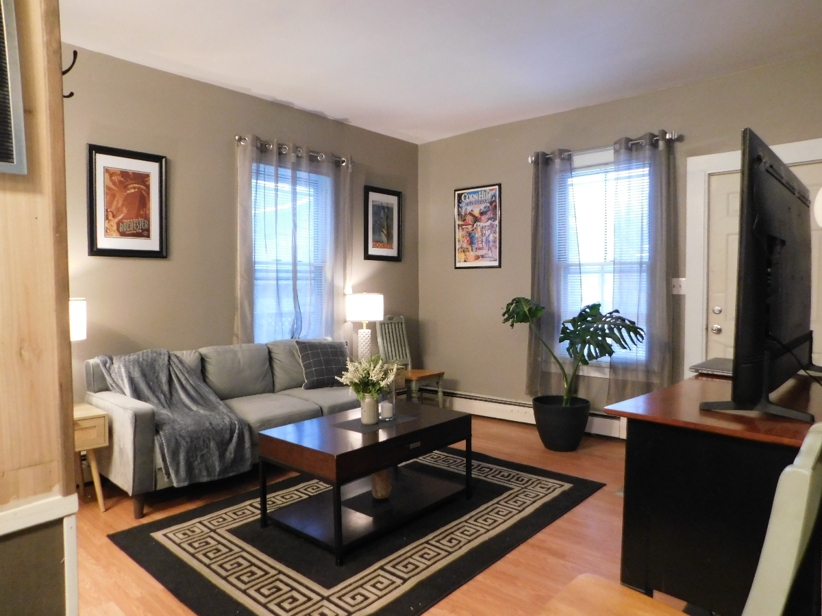 Historic Corn Hill - Entire 1 Bedroom 1 Bath Private Unit, minutes from Downtown, U of R, Strong and - Photo 4