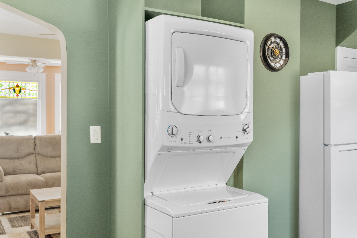 Private Bedrooms with En Suite Bathrooms - Traveling Nurses - 18 Floral Avenue - Photo 8