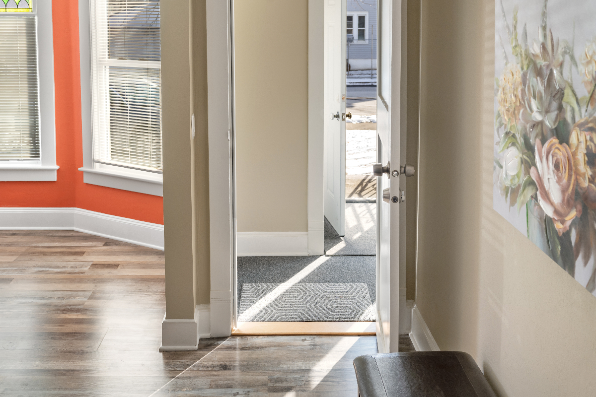 Private Bedrooms with En Suite Bathrooms - Traveling Nurses - 18 Floral Avenue - Photo 9