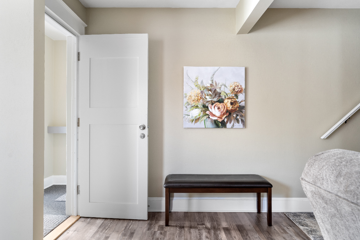 Private Bedrooms with En Suite Bathrooms - Traveling Nurses - 18 Floral Avenue - Photo 11
