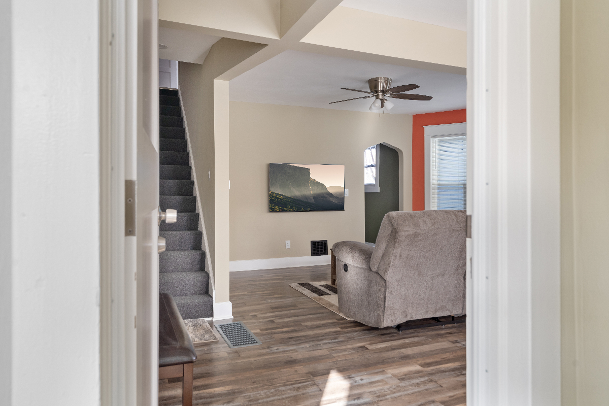 Private Bedrooms with En Suite Bathrooms - Traveling Nurses - 18 Floral Avenue - Photo 12
