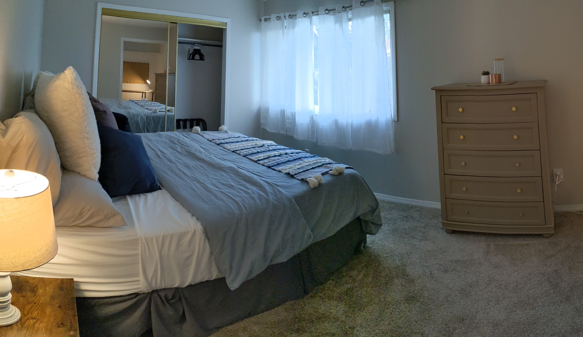 Cute & Cozy 2 Bed Townhouse with 2 Car Garage - Photo 2