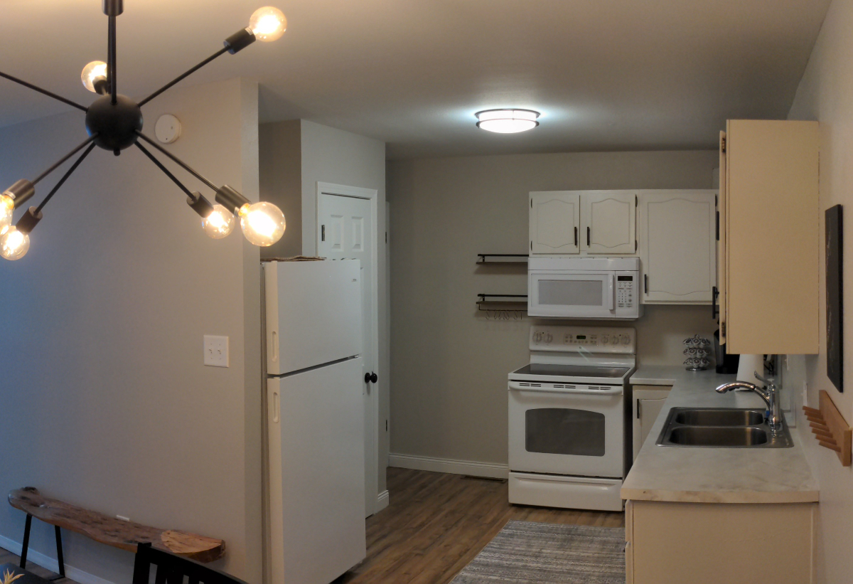 Cute & Cozy 2 Bed Townhouse with 2 Car Garage - Photo 3