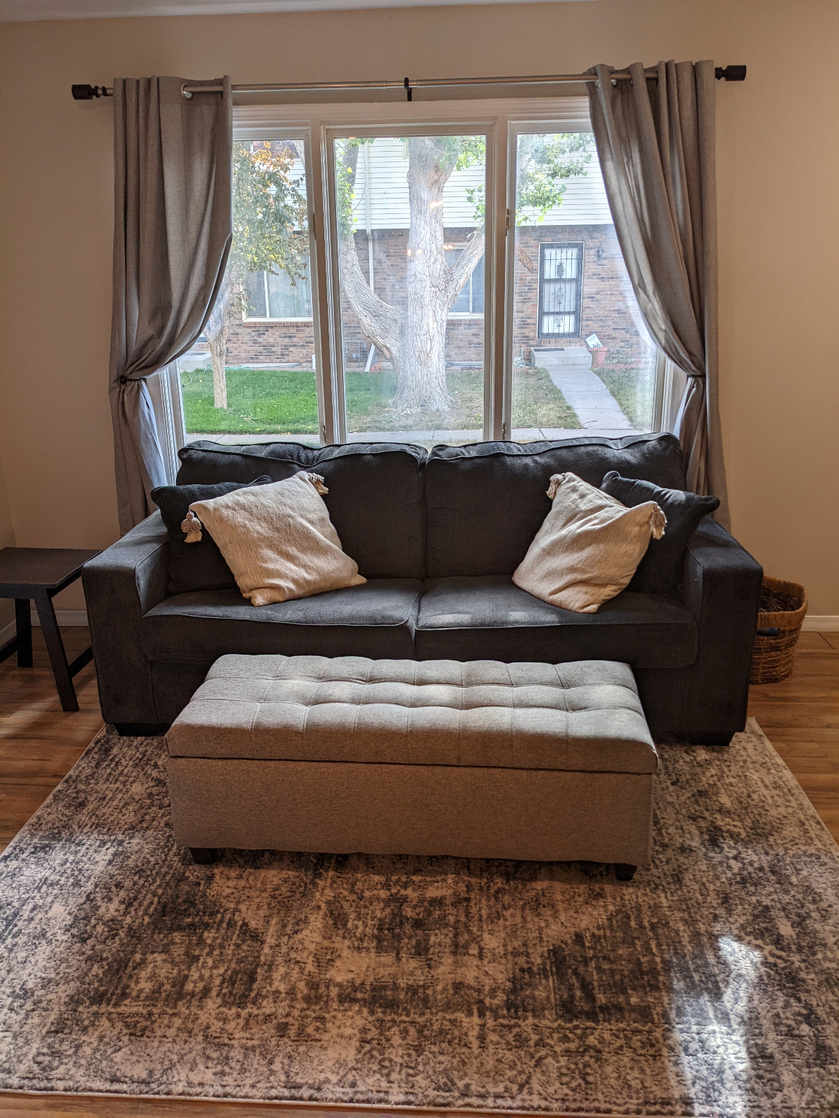 Cute & Cozy 2 Bed Townhouse with 2 Car Garage - Photo 4