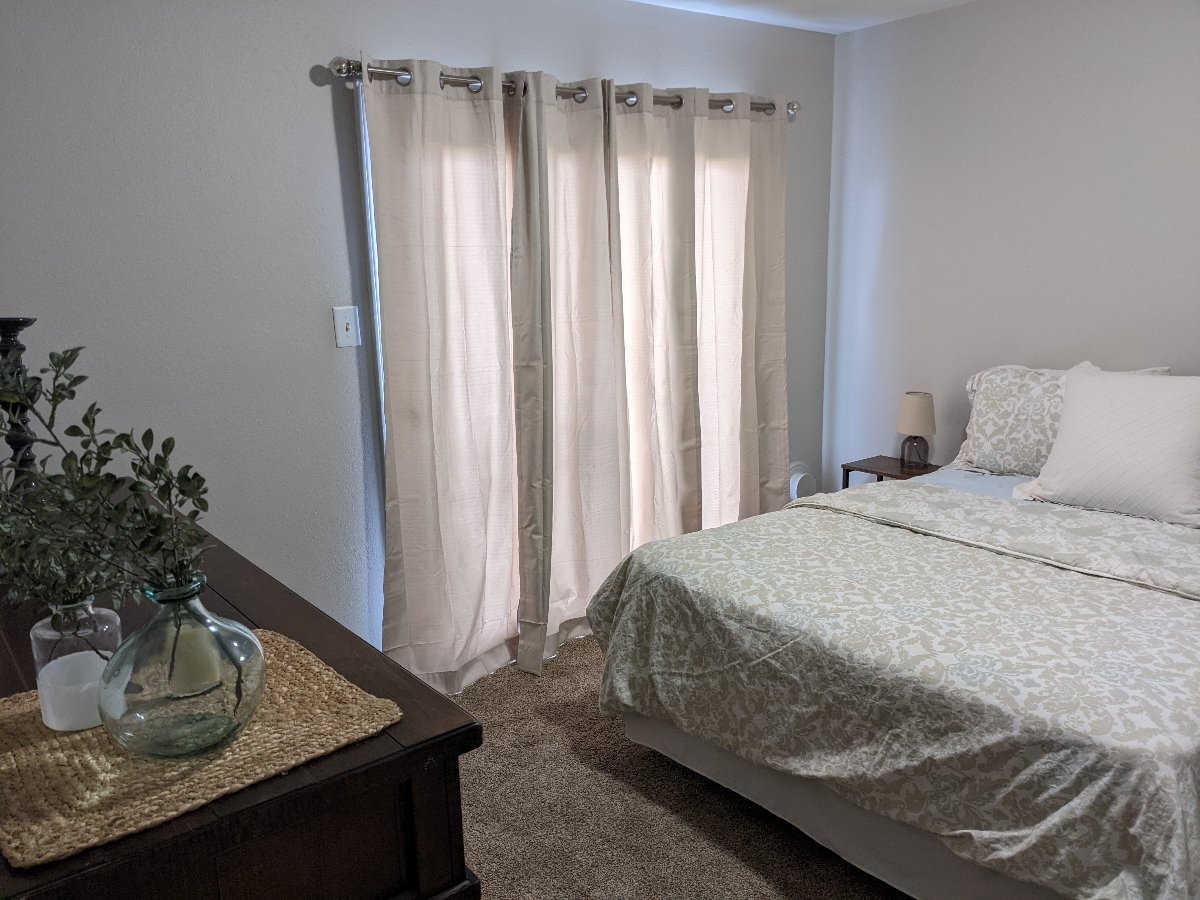 Cute & Cozy 2 Bed Townhouse with 2 Car Garage - Photo 5