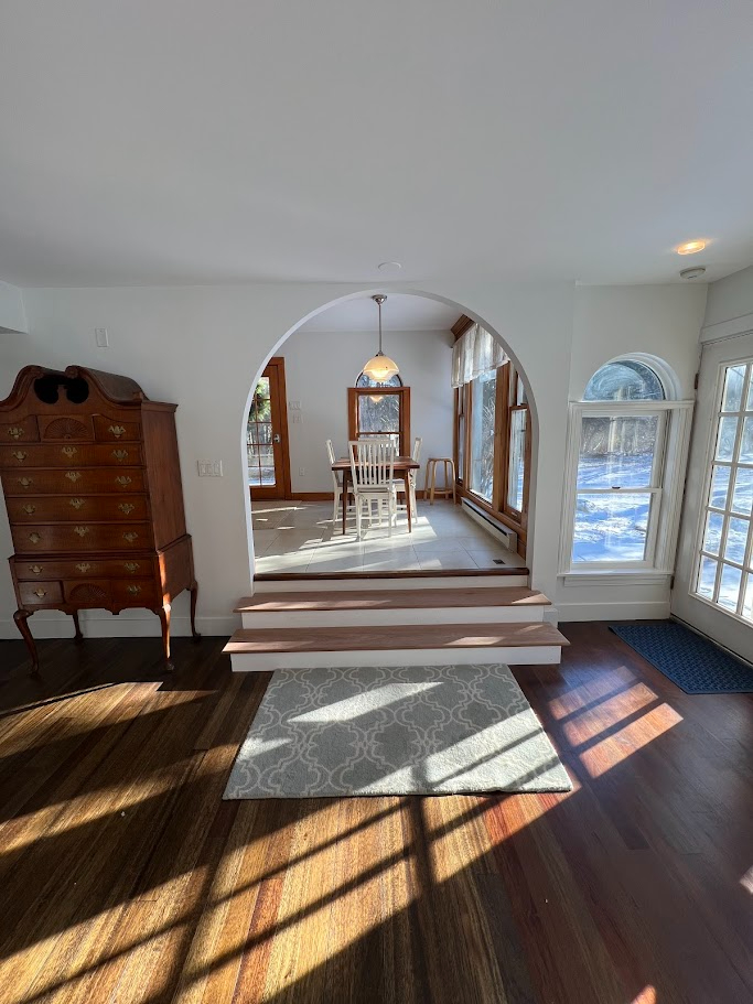 Cozy, quiet house next to a small lake in Rhinebeck - Photo 1