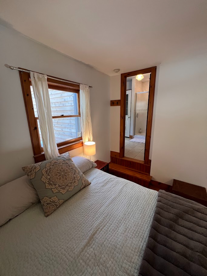 Cozy, quiet house next to a small lake in Rhinebeck - Photo 3