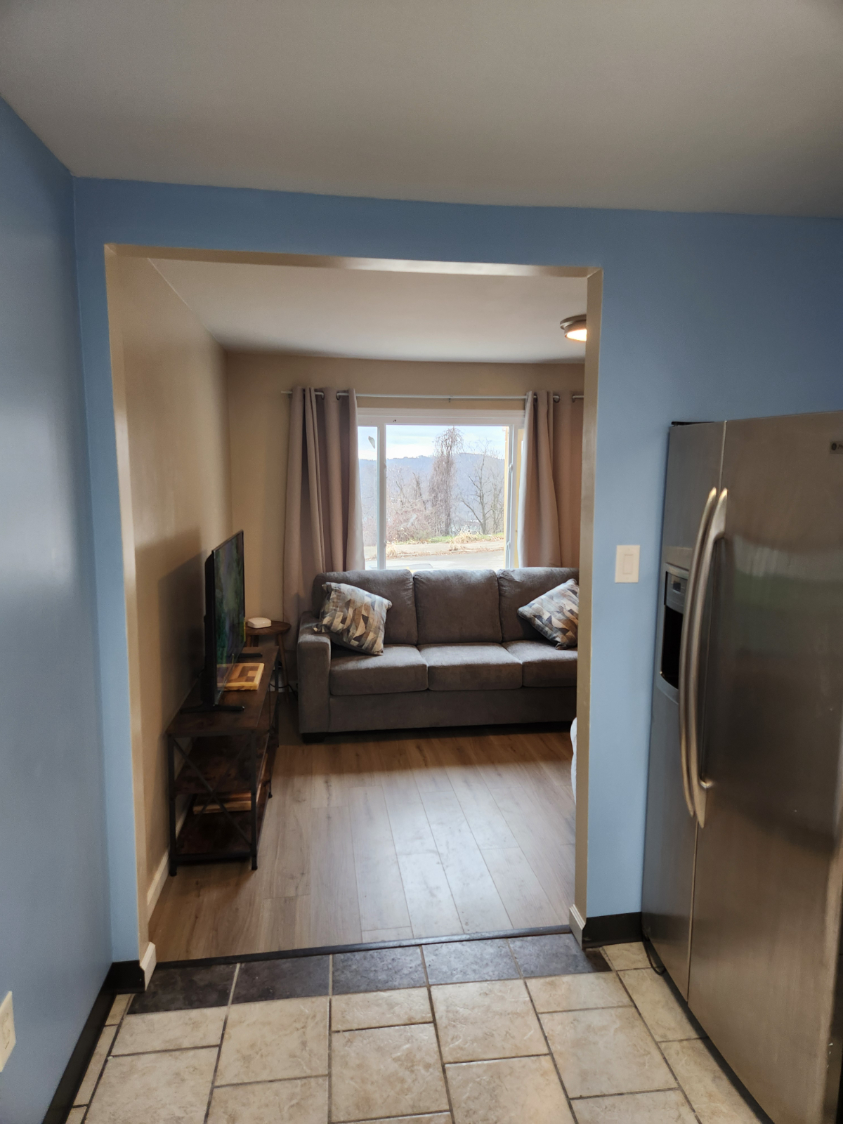 Newly Renovated & Fully Furnished 2-Bedroom Home Perfect for Travel Professionals - Photo 9