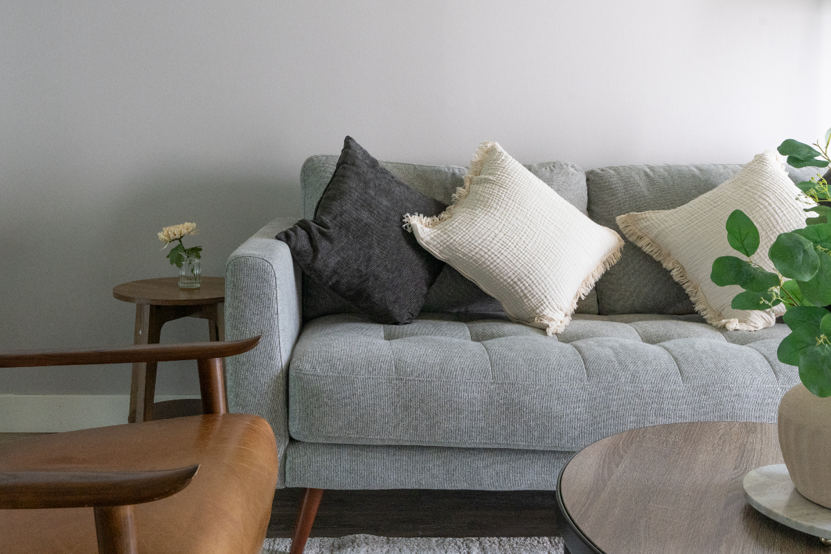 Fully furnished Luxury Condo, Designated Workspace, Walk to Everything - Photo 3