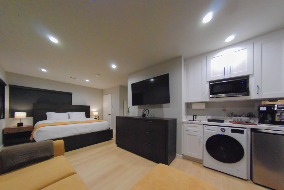Private studio - Unit B