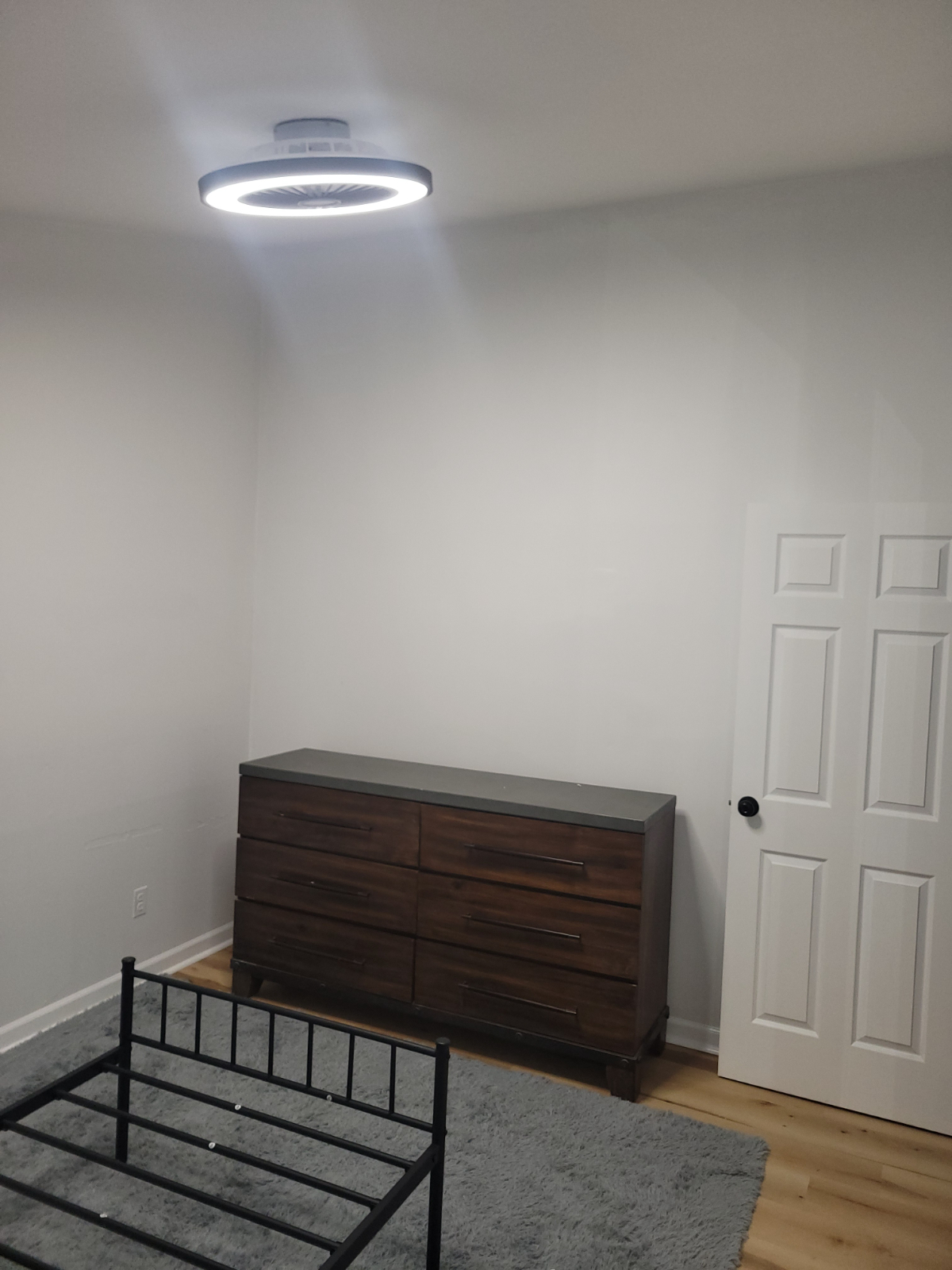 12x13 Furnished Room Available in East Massapequa, NY - Photo 3