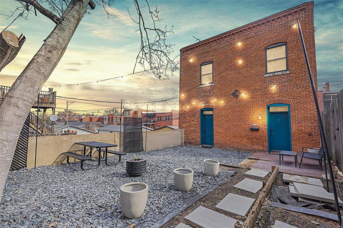 Arch Views, Cozy Vibes, and Walkable Living in Lafayette Square, STL's most elegant neighborhood