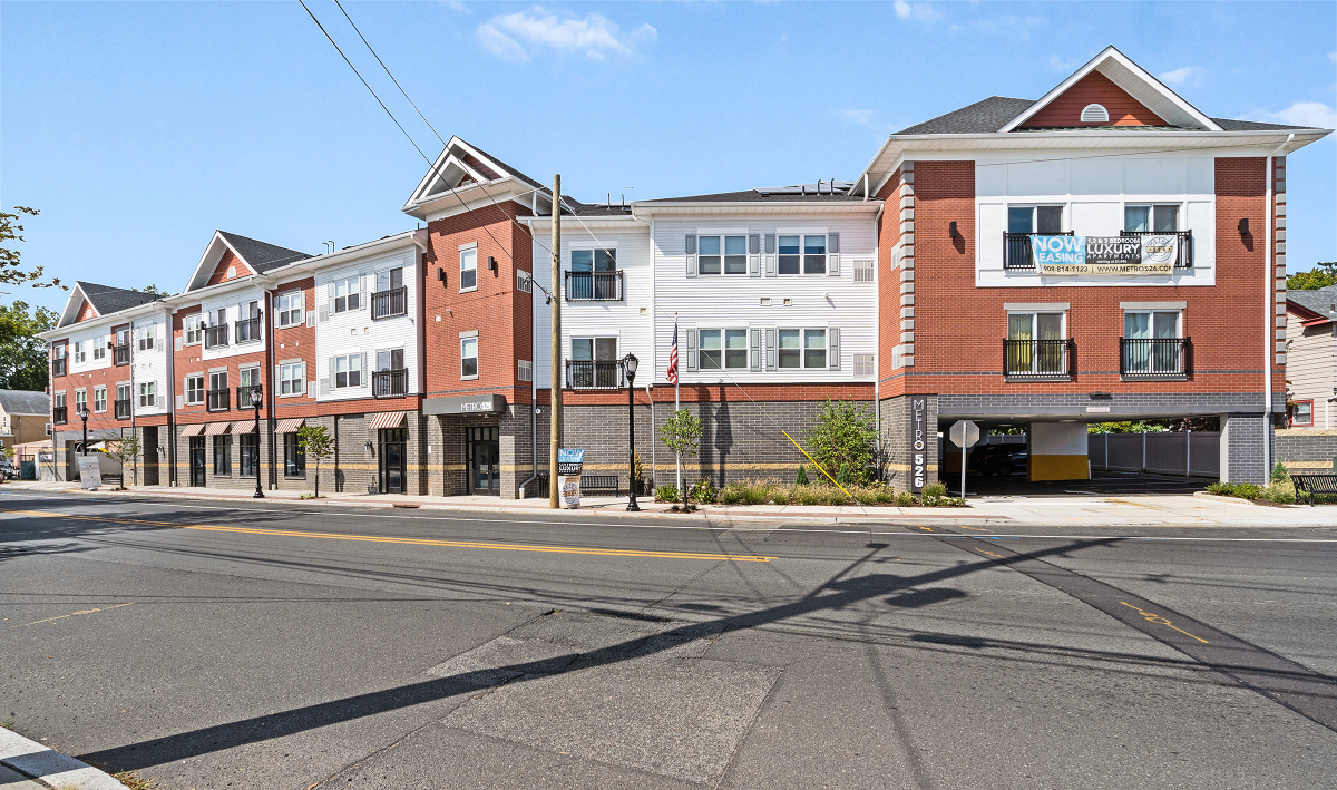 Metro526 Corporate Rentals - 3 BEDROOM UNIT