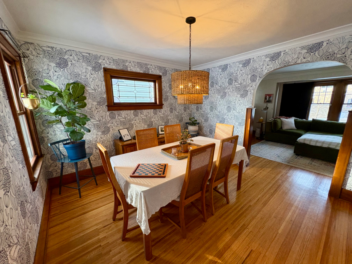 Convenient and Cozy Home - 2 Bedroom & 1 Bathroom - Photo 11