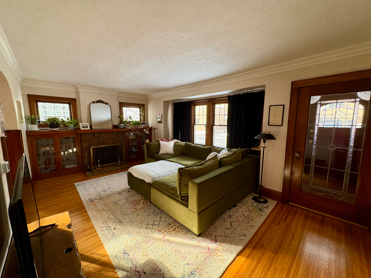 Convenient and Cozy Home - 2 Bedroom & 1 Bathroom - Photo 9