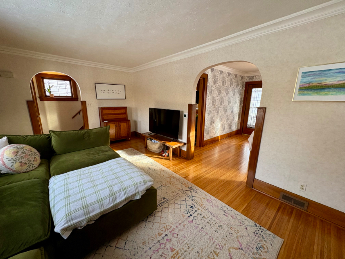 Convenient and Cozy Home - 2 Bedroom & 1 Bathroom - Photo 10