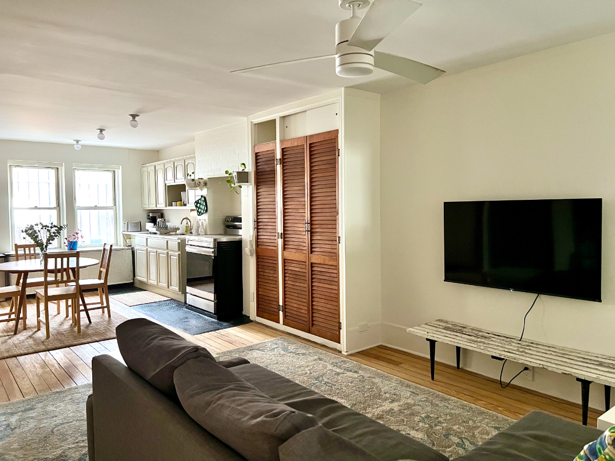 Cozy Garden-Apartment with Modern Comforts, Steps from Irving Square Park - Brooklyn Gem - Photo 5