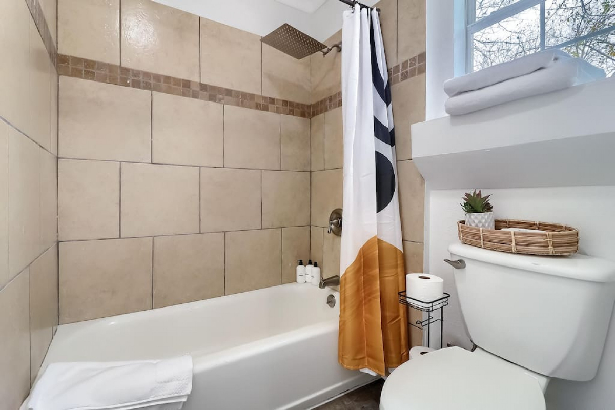 Stunning Round Rock Haven - Exquisite, Upgraded Home with Backyard Oasis - Photo 4
