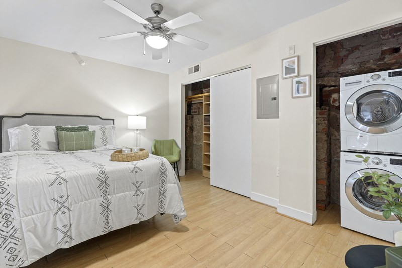 Unit 2103 - Welcome to Deluxe Living