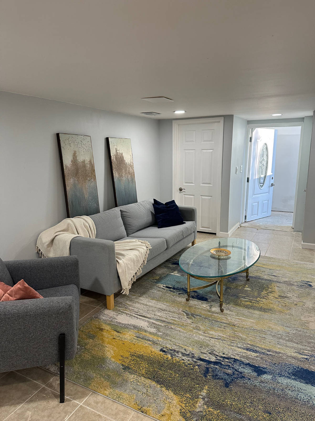 Cozy & Modern Fully Renovated and Furnished Apartment - Prime Location