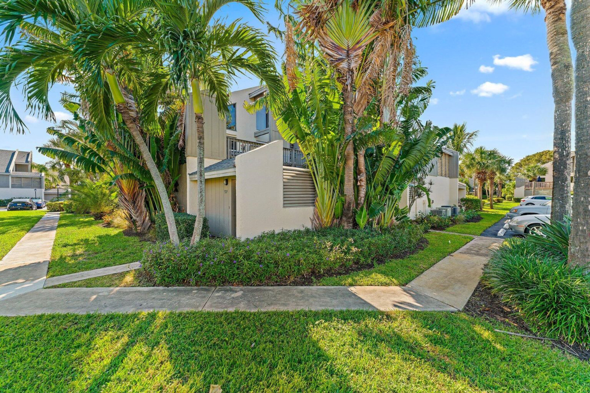 Available for the months of January, February and March 2027. This spectator Townhouse  just yards t - Photo 10