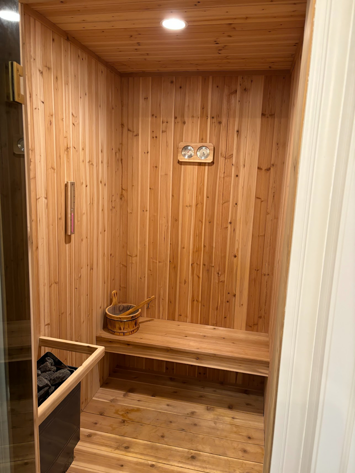 (Christmas week only) Sauna, Steam room, & Sunlight in West Town - Photo 10