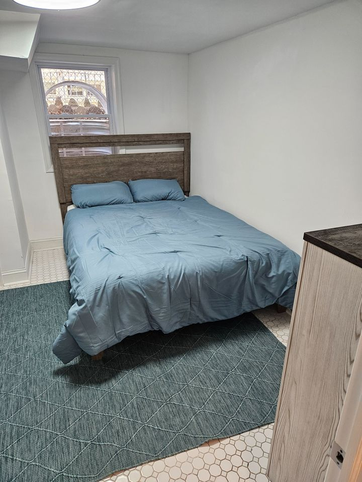 2 Bedroom 1 Bathroom Apartment - Off Street Parking Available - Photo 3